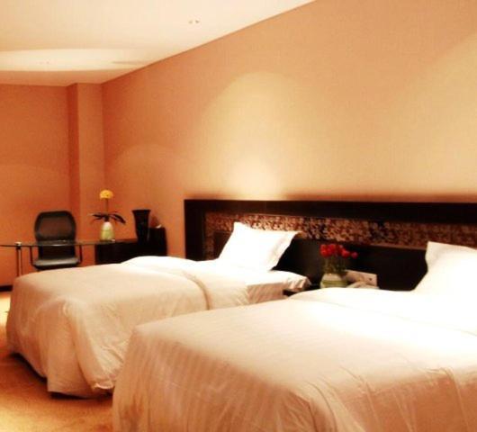 Grand Delta Hotell Medan Rum bild