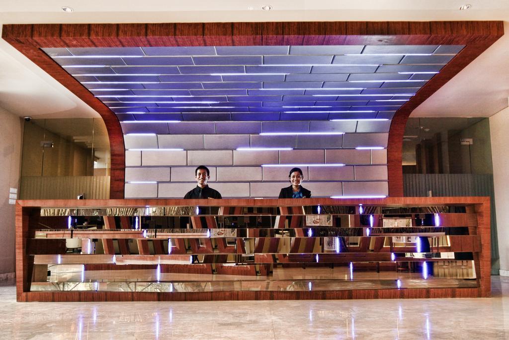 Grand Delta Hotell Medan Exteriör bild