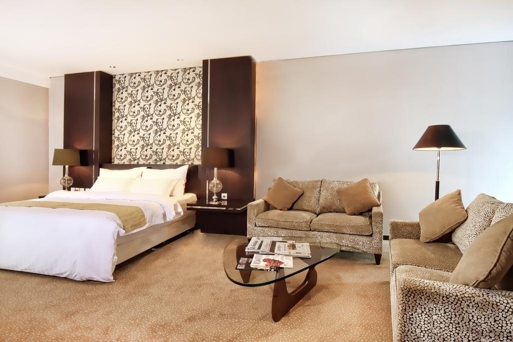 Grand Delta Hotell Medan Exteriör bild