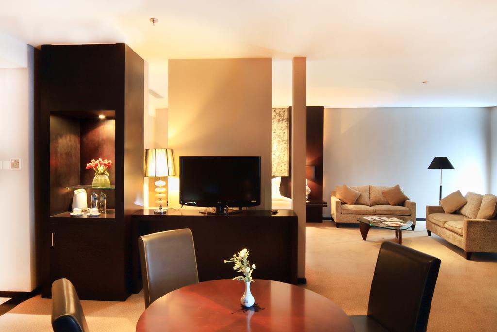 Grand Delta Hotell Medan Exteriör bild