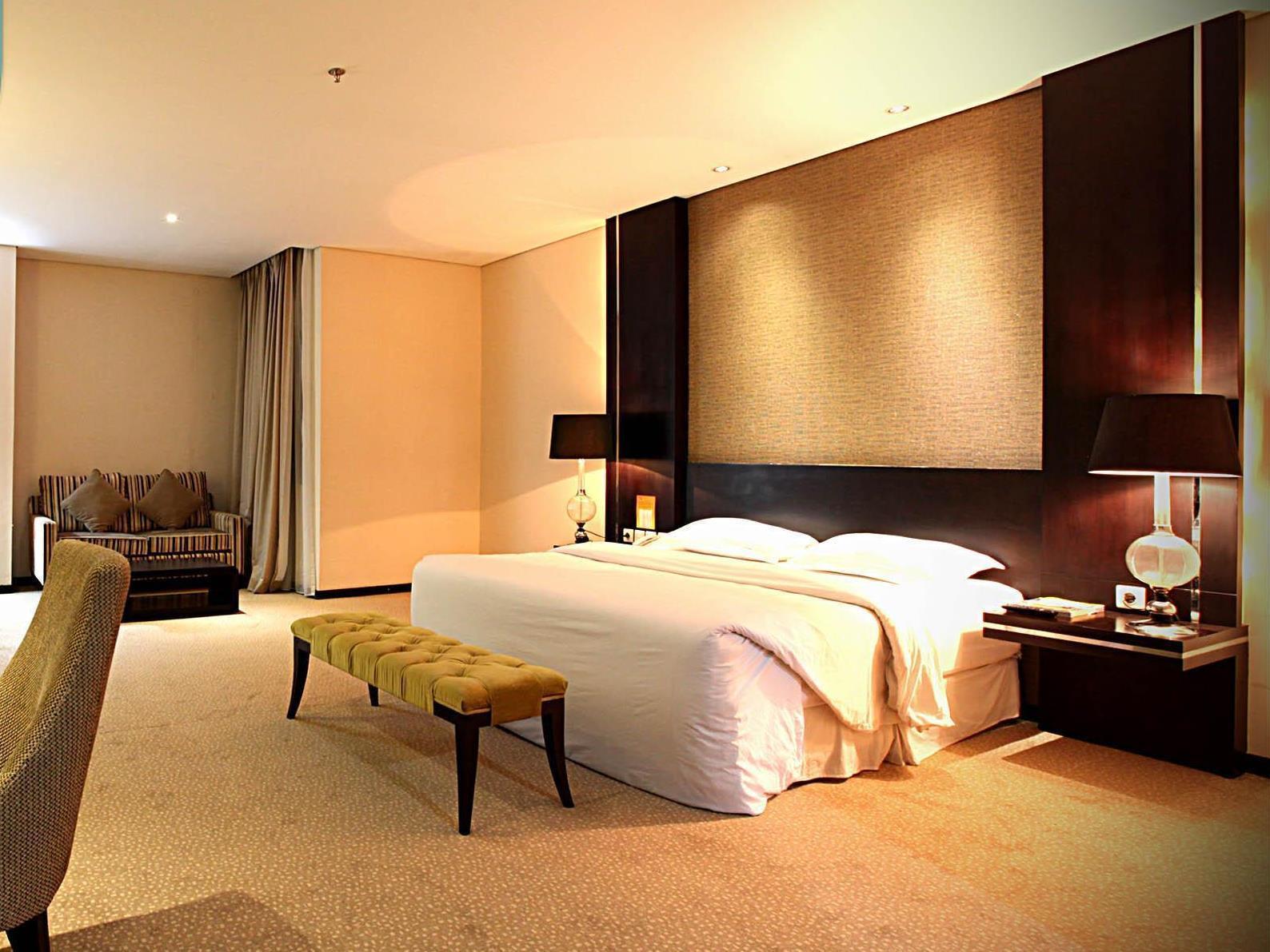 Grand Delta Hotell Medan Exteriör bild